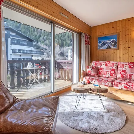 Beautiful 50m With 2 Balconies And Mountain View Шамони
